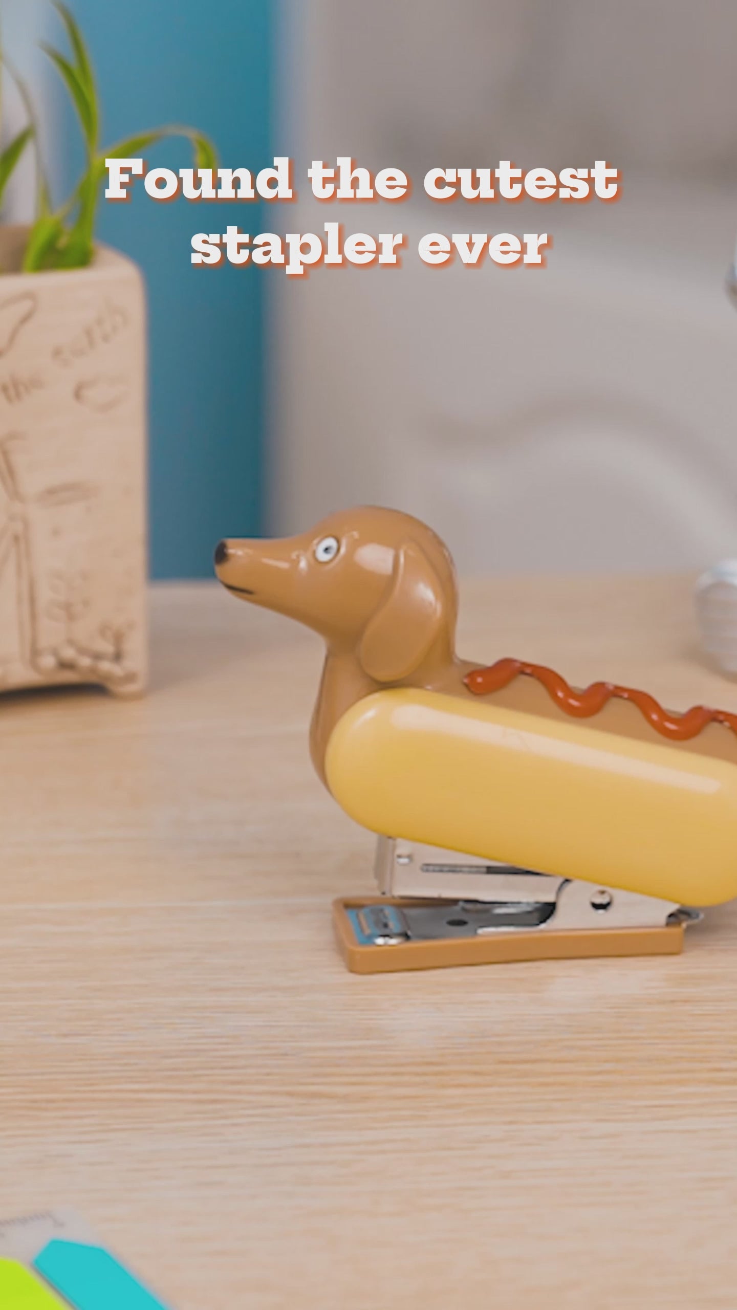 YOBRO Hot Dog Desktop Stapler for 12 Sheets Capacity with 1000 Pcs, Novelty Dachshund Stationery, Christmas Stocking Stuffers for Kids